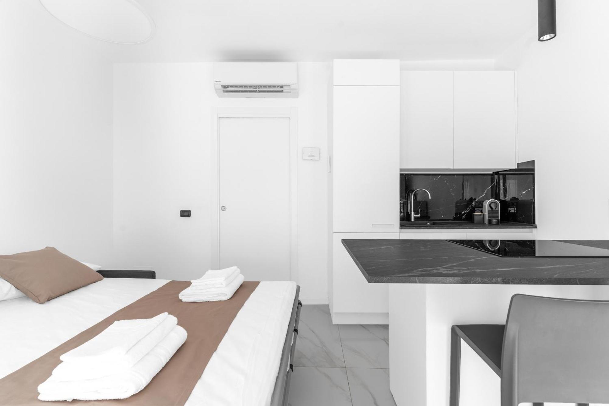 Mi Casa - Appartamento In Ponte Nuovo Милан Экстерьер фото